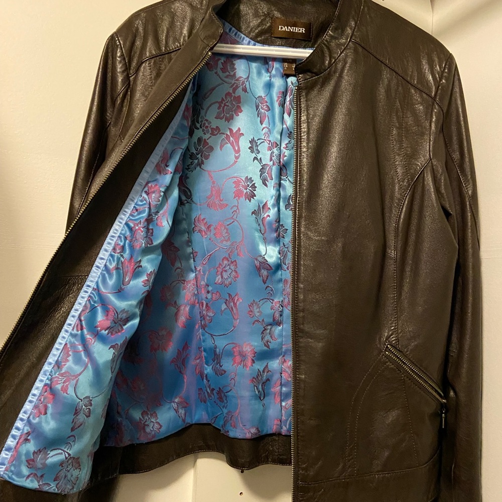 Danier vintage leather jacket - Picture 6 of 10